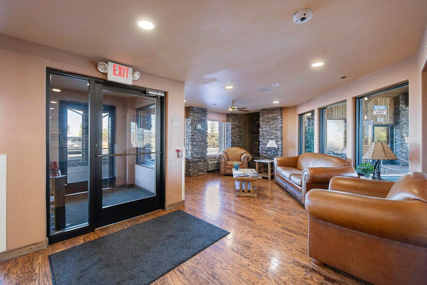 Lobby lounge with leather seating near the entrance